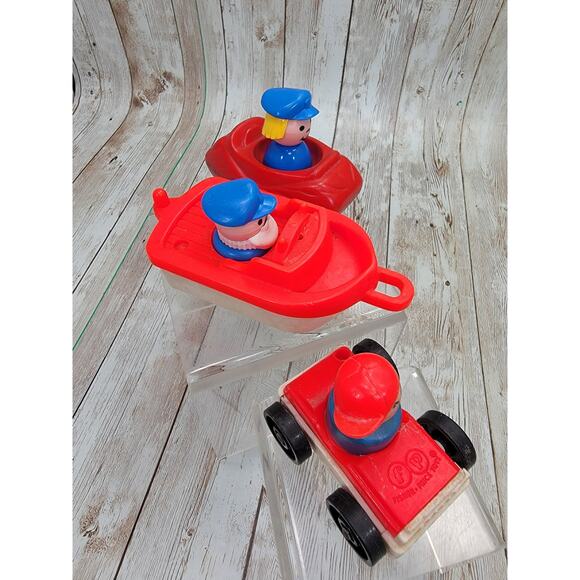Vintage Fisher Price Little People Caes, Boat & 3 little people Lot - Picture 8 of 8